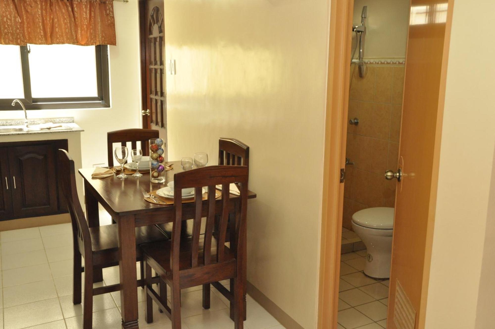 Pal-Watson Apartments Isla de Mactán Habitación foto